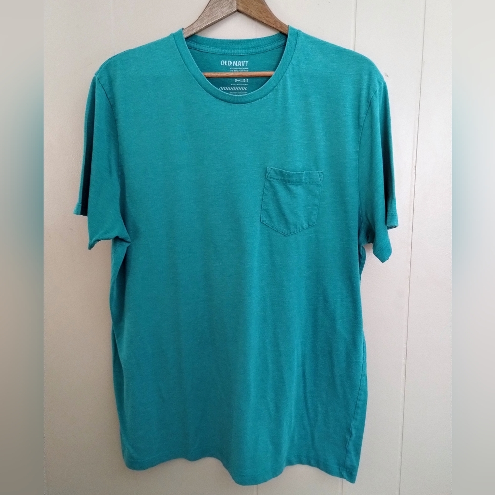 Short sleeve classic pocket crew tee from Old Navy in a heathered teal men's L